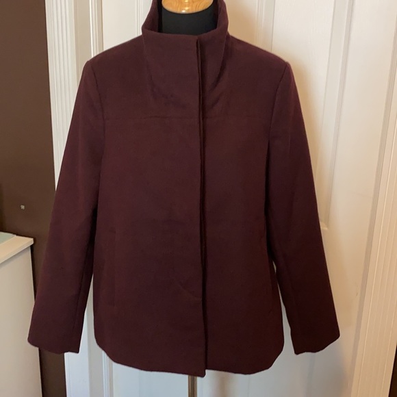 Old Navy Women’s Wine Color Coat sz L NWT - Picture 2 of 5